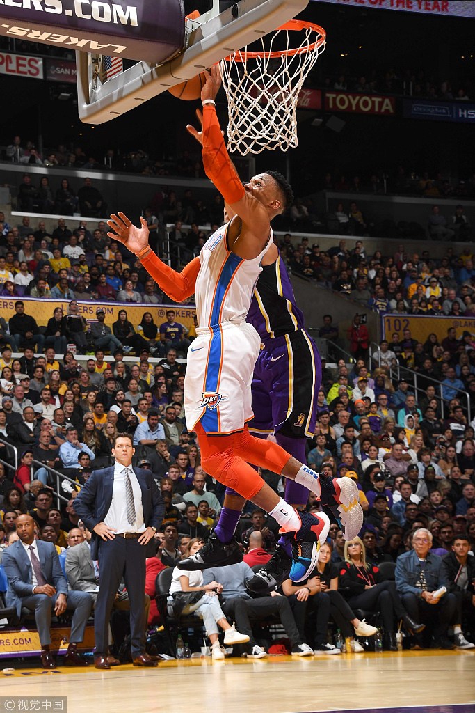 虽然他的年 虽然他的年