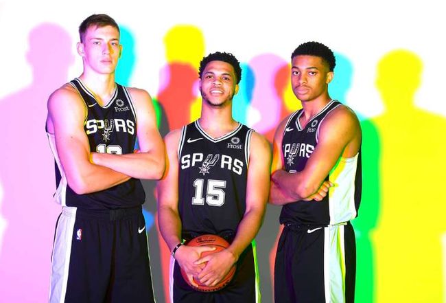 这批作品更 这批作品更