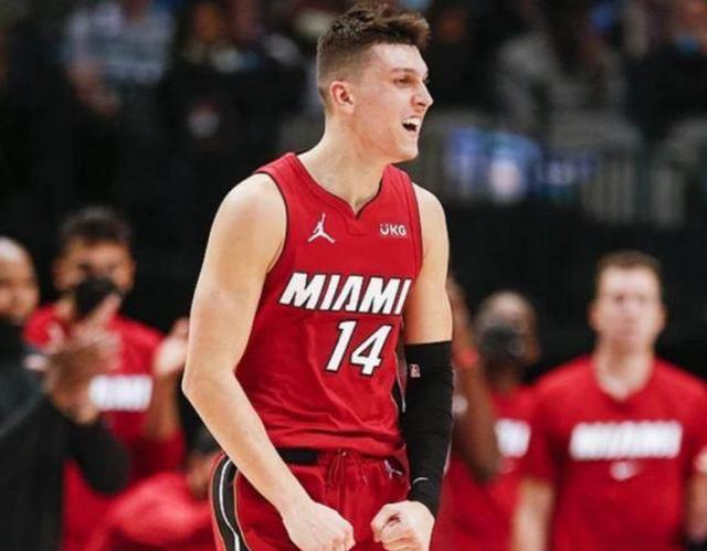 替补边卫维 替补边卫维